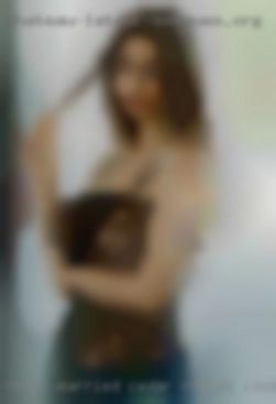 Hello married hotwife and Cedar Rapids, Iowa naked stag.